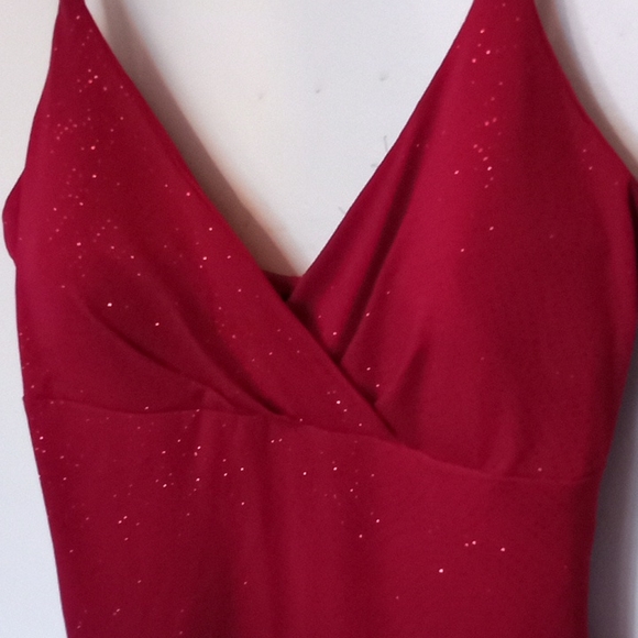 Shiny Red Dress - Picture 4 of 7